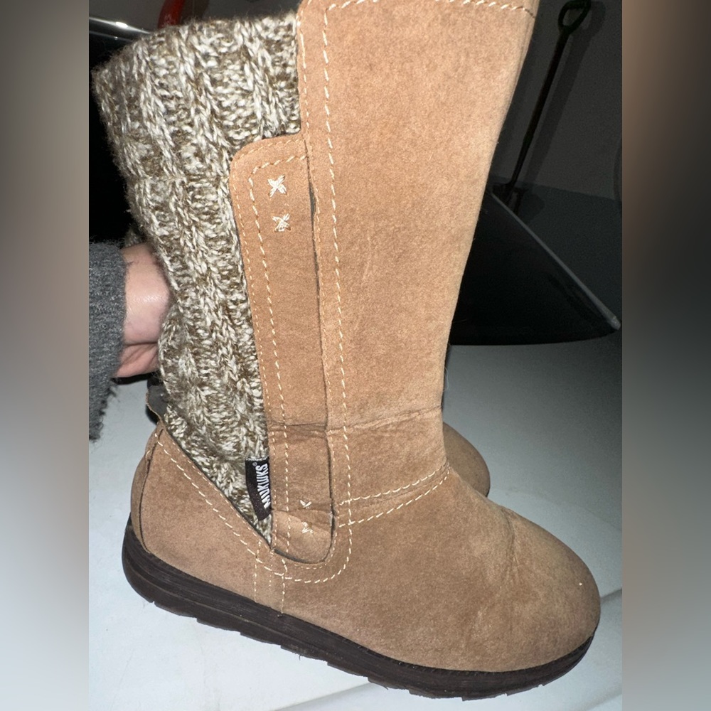 Womens Mulluk boots